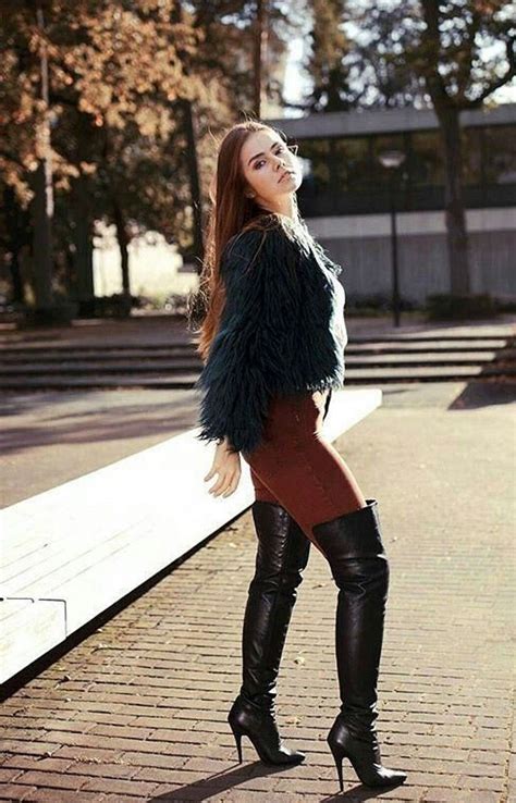 Pin By Leonardo On Over The Knee Boots Sexy Leather Outfits Thigh