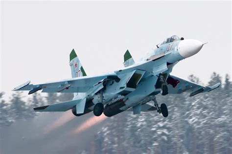 amazing facts   sukhoi su  russian air superiority jet fighter crew daily