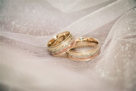 cosas  debes saber sobre tus anillos de matrimonio bodascommx