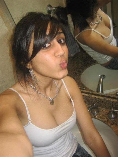 hot indian girls cleavages desi indian girls