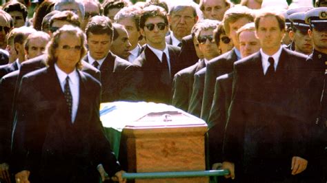 Funeral De Estado Y Entierro Con Honores Para Ayrton Senna En El Brasil