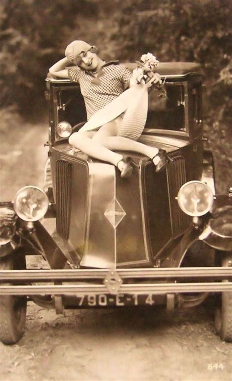 22 funny vintage photos of flappers posing with their