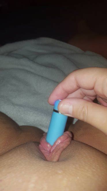 Rubbing My Vibrator Around My Wet Lips [f] Porn Pic Eporner