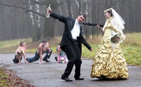 30 Drunk Wedding Photos That Will Leave You Speechless