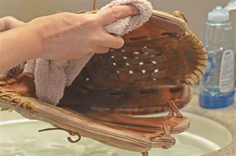 clean  baseball  softball glove