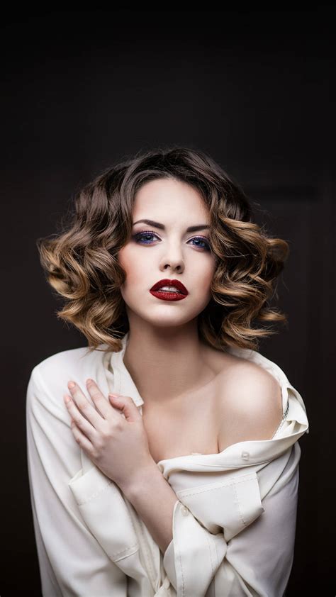 Download Brunette Hair With Highlights Female Model Wallpaper