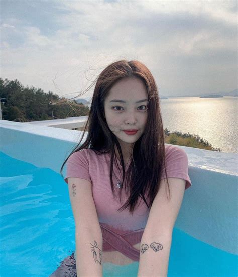 Korean Girl Asian Girl Korean Bikini Pool Poses Sooyoung Ulzzang