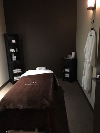 elements massage phoenix arcadia find deals   spa wellness