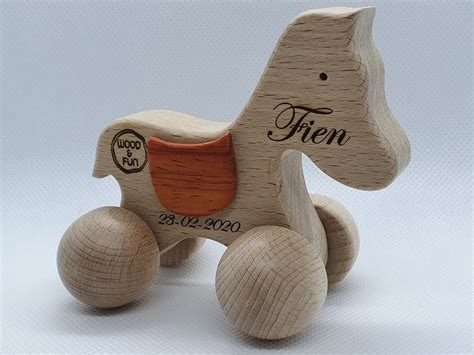 houten speelgoed paardje gepersonaliseerd met naam wood  fun