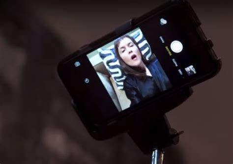 🥇 Una Mujer Se Inventa El Dildo Selfie Stick