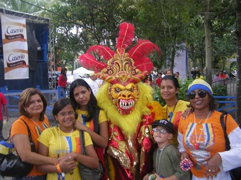 Celebración Del Carnaval De La Vega Santo Domingo
