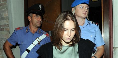Amanda Knox Claims A Lesbian Inmate Tried To Seduce Her In