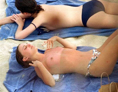 natalie portman topless on the beach celebrity
