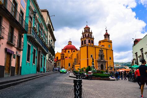 walking  colorful streets  guanajuato mexico  traveling ginger