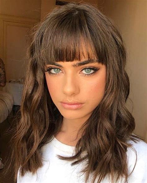 Yael Shelbia Hairstyle Look Hairstyles With Bangs Hair Color Dark