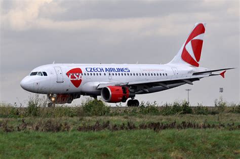 czech airlines declared bankrupt  previously laying  staff simple flying