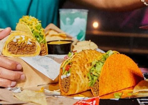 taco bell  selling    deluxe cravings box  select locations