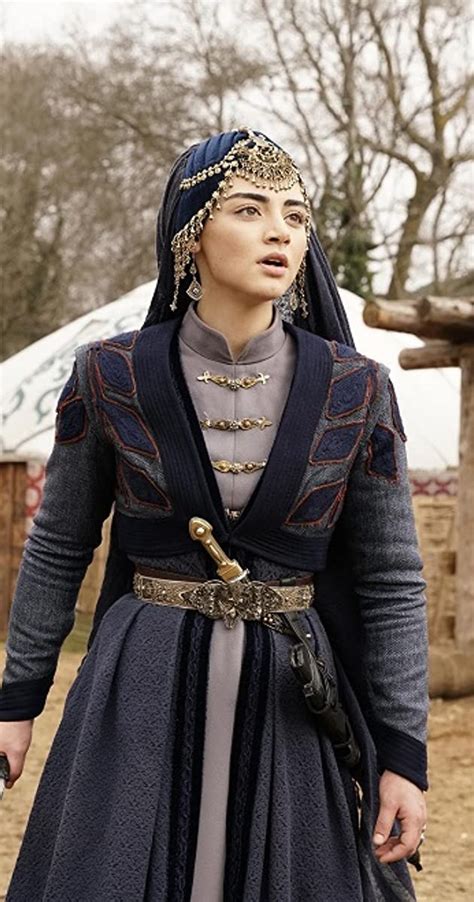 Kraliçe Elizabeth In Torunu ⁷ On Twitter In 2021 Turkish Clothing