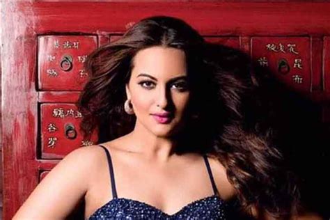 sonakshi sinha hot and sexy photos sonakshi sinha hot hd wallpapers and images sonakshi sinha