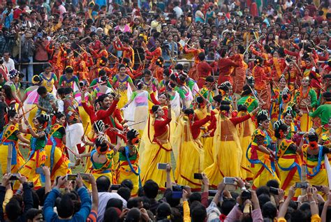 feast  spectacular colour  hindus celebrate holi httpsdebugliescom
