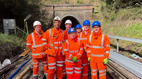 rail minister visits mountfield tunnel rail engineer