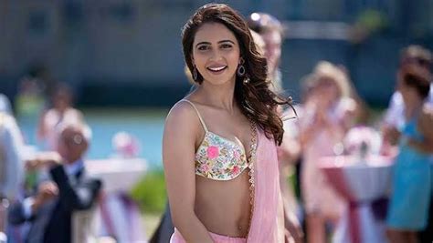 rakul preet singh hot bra and saree photos de de pyaar de movie