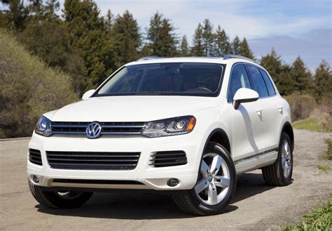 volkswagen touareg vw review ratings specs prices    car connection