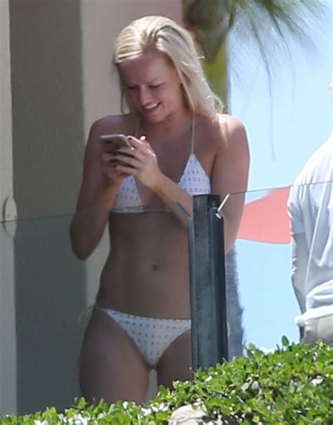 Summer Rae Shows Off Her Bikini Body In Maui 207710