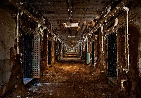 haunting images  abandoned holmesburg prison  philadelphia irish mirror