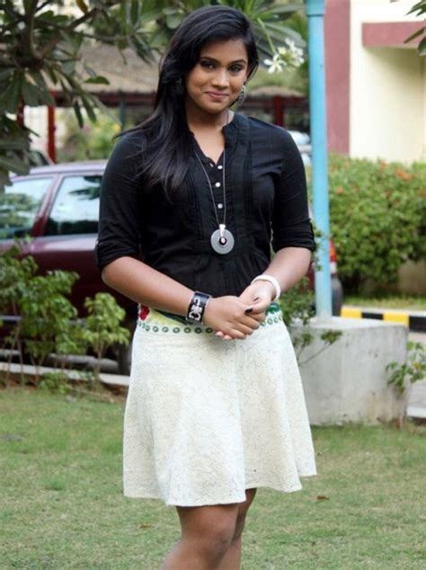 Tamil Actress Thulasi Nair Latest Cute Photo Shoot ~ World