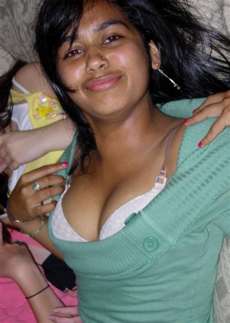 hot tamil aunty bedroom hot photos hot mallu aunty sexy hot actress photos