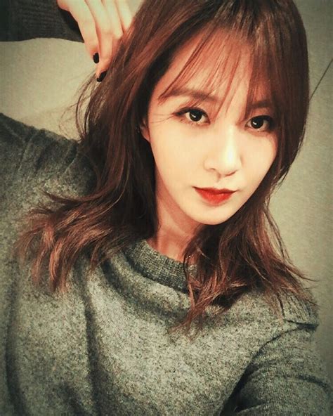 Snsd Yuri Delights Fans With Her Gorgeous Selfies Wonderful Generation