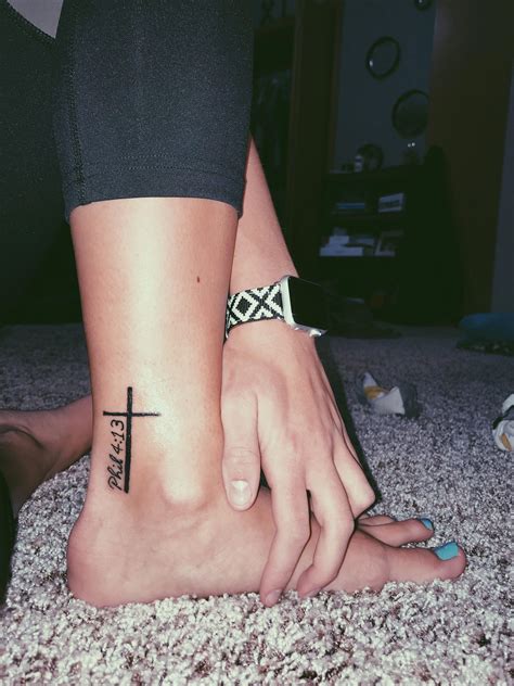Getting Creative With Cross Tattoos For Women For A Perfect Finish