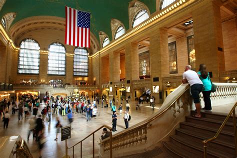 nycs grand central terminal  hosting  private dinner   couple  valentines day