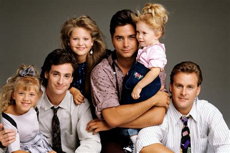 full house cast gives show s opening credits a quarantine makeover
