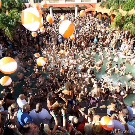 five hot las vegas pool party scenes for spring summer