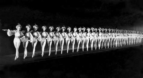 Rockettes In A Rebooted ‘christmas Spectacular The New York Times