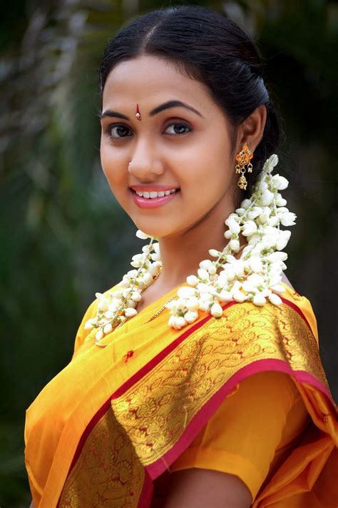 chodavaramnet stunning natural tamil beauty tamil heroine thamali