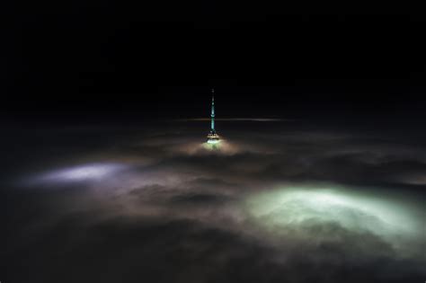 cn tower toronto engulfed  fog rpics