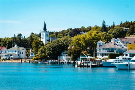 stay  mackinac island  top lake view hotels