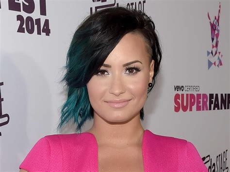 ‘it’s Empowering’ Demi Lovato Explains Why She Did A Make Up Free