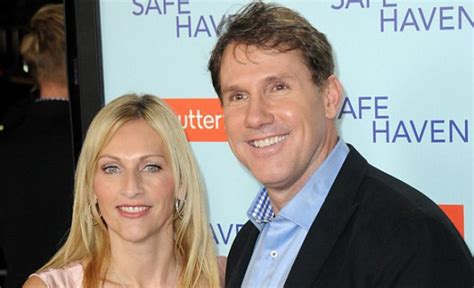 Reductress Nicholas Sparks’ Wife ‘romantic Gestures Are