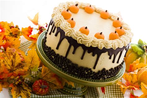 15 Thanksgiving Cakes Because Sometimes Pie Is Just Not