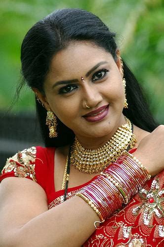 kingdom of photo albums tamil actress raksha latest spicy