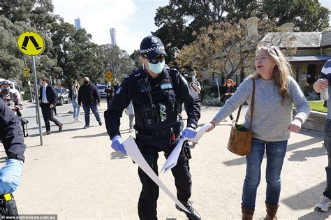 Cops Swarm On Anti Lockdown Protesters In Melbourne For Freedom Day
