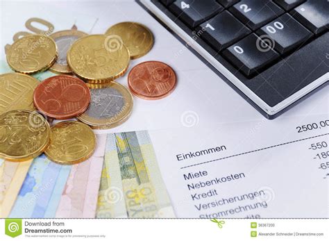 euro rekening en muntstukken met grafiek en calculator stock foto image  overmaat prijs