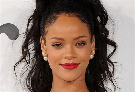 this is what rihanna s new fragrance will smell like