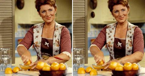 find all 6 differences from this classic marion ross scene from happy days doyouremember