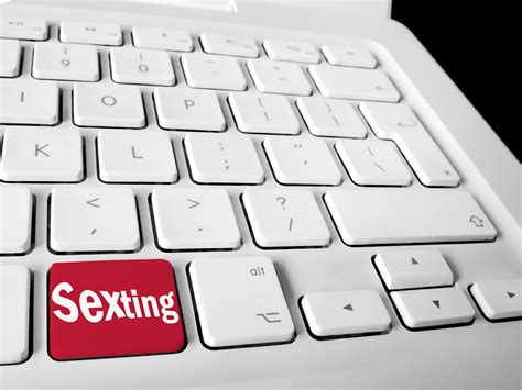 sexting is it good or bad for your relationship ratemds health news
