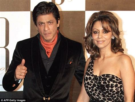 shah rukh khan sparks controversy in india after it is revealed surrogate mother is pregnant